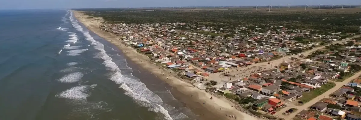 Imagem da Praia do Hermenegildo, localizada na cidade de Santa Vitória do Palmar.